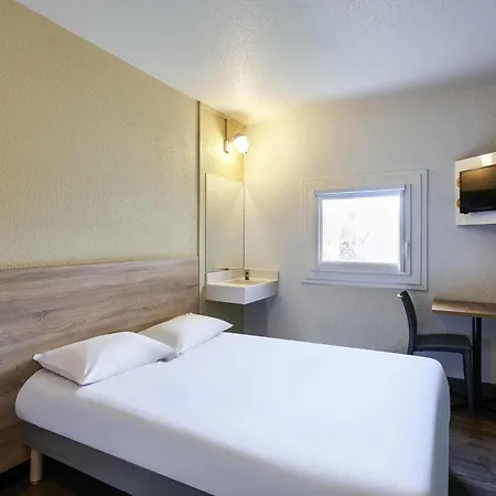 Hotel Hotelf1 Est 3*